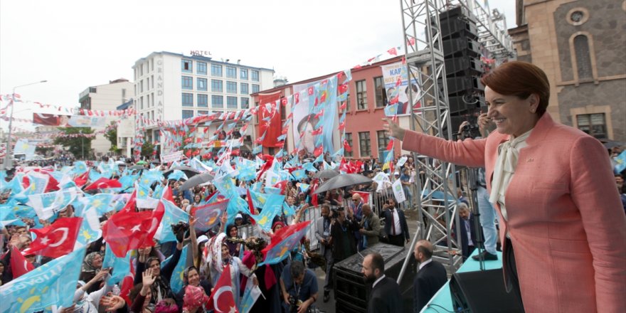  İYİ Parti Genel Başkanı ve cumhurbaşkanı adayı Meral Akşener Kars'ta
