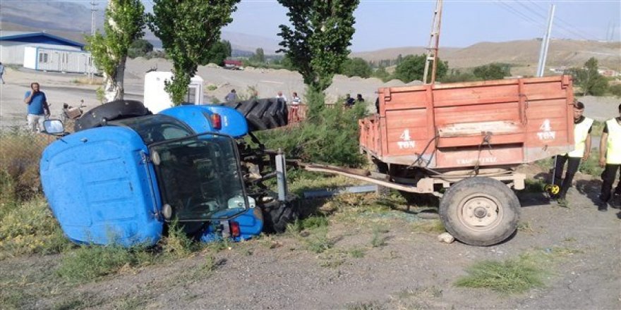 Kars'ta Traktör Devrildi: 1 Yaralı