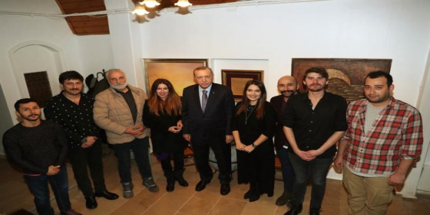 Cumhurbaşkanı Erdoğan'dan oyunculara sürpriz ziyaret