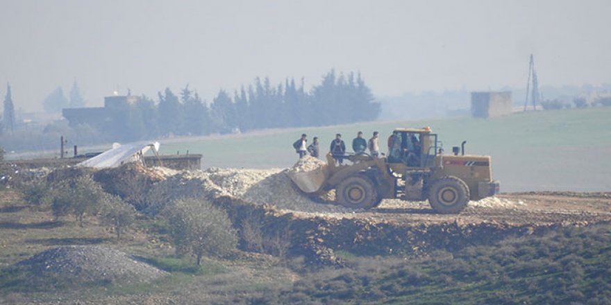 Operasyon korkusu teröristlere hendek kazdırıyor