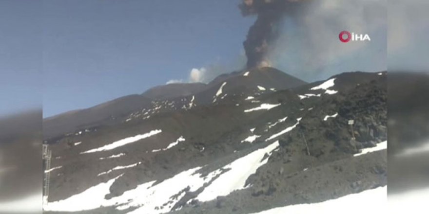 İtalya'daki Etna Yanardağı yeniden harekete geçti