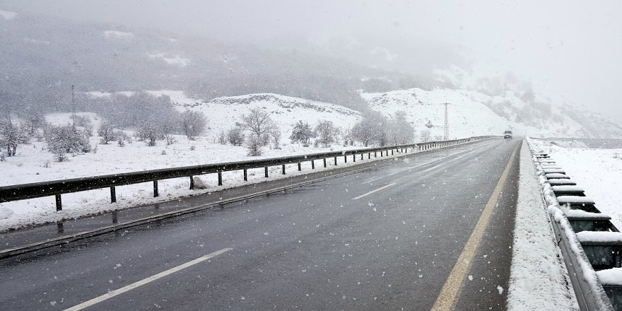 Doğu Anadolu'nun yüksek kesimlerinde kar yağışı