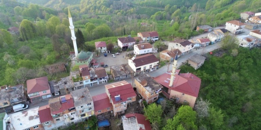 Komşu evlerde 2 dakika farkla iftar açıyorlar