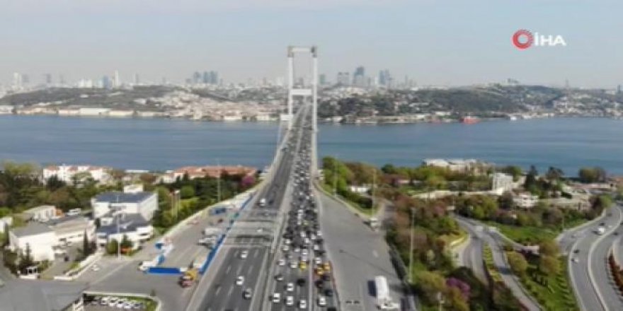 15 Temmuz Şehitler Köprüsü'nde oluşan trafik havadan görüntülendi