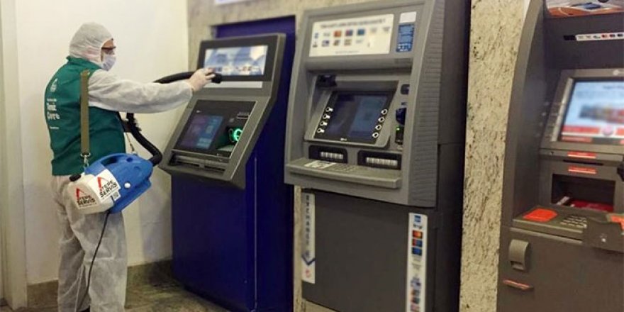 Temizlik hizmetlerinde hastane yakınlarındaki ATM'lere öncelik verildi