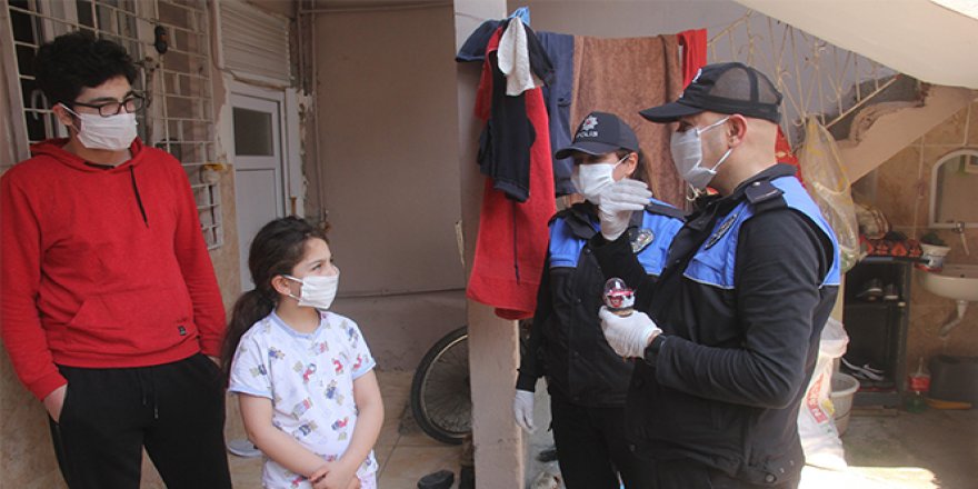 Cezaevinden emniyet müdürüne mektup yazıp, çocukları için hediye istedi