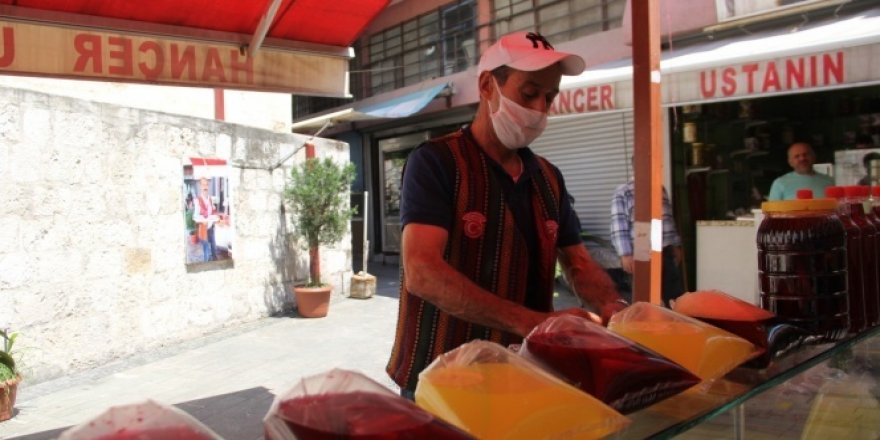 Ramazan sofralarının vazgeçilmezi: Meyan şerbeti