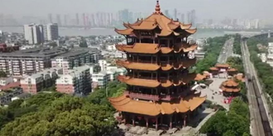 Wuhan'ın simgesi Sarı Turna Kulesi yeniden ziyarete açıldı