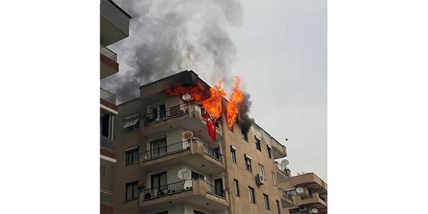 Apartmanda dehşete düşüren mutfak tüpü patlaması kameraya yansıdı