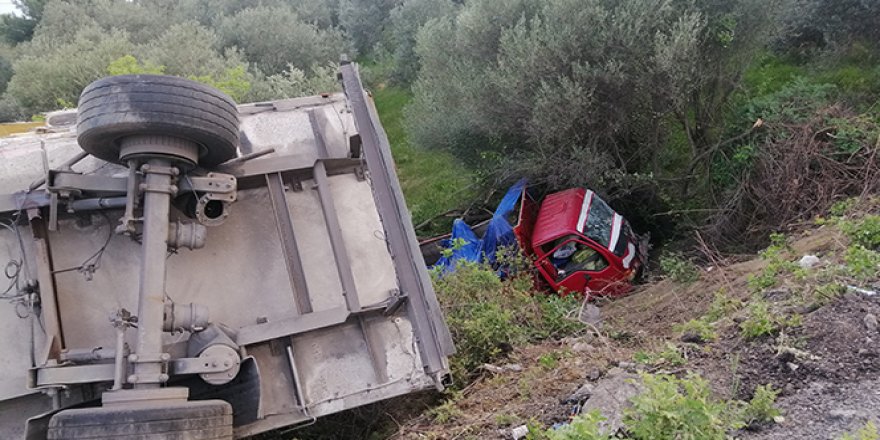 Çanakkale'de kamyon ile kamyonet çarpıştı: 6 yaralı