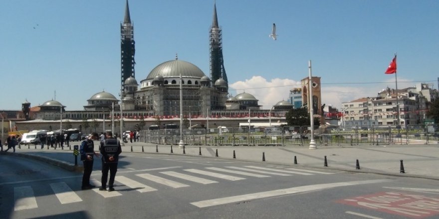 Taksim Meydanı'na çıkmak isteyen 9 kişi gözaltına alındı