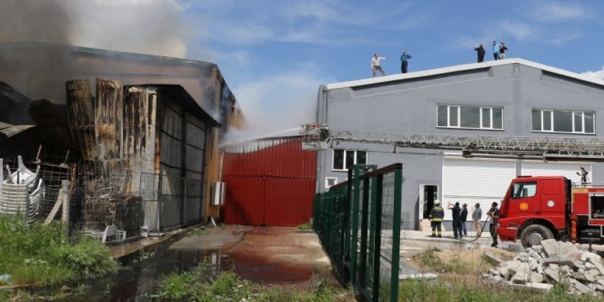 İş yeri küle döndü, maddi kayıp çok büyük