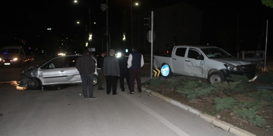 Elazığ'da trafik kazası, yaralananlar var