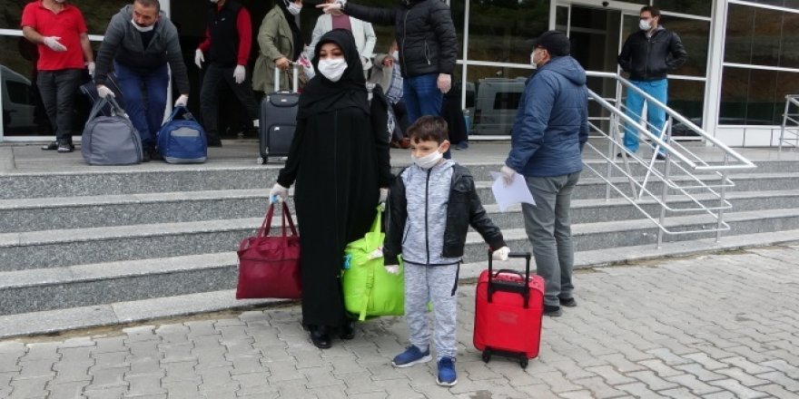 Uşak'ta karantinadaki 234 vatandaş memleketlerine uğurlandı