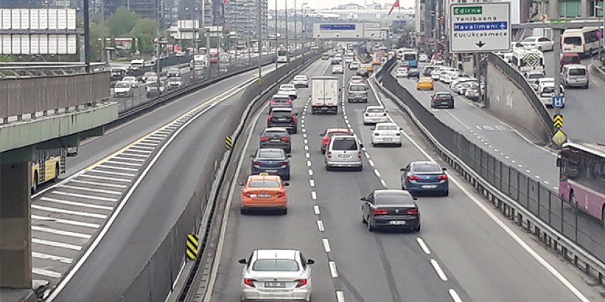 İstanbul'da cadde ve sokaklarda hareketlilik