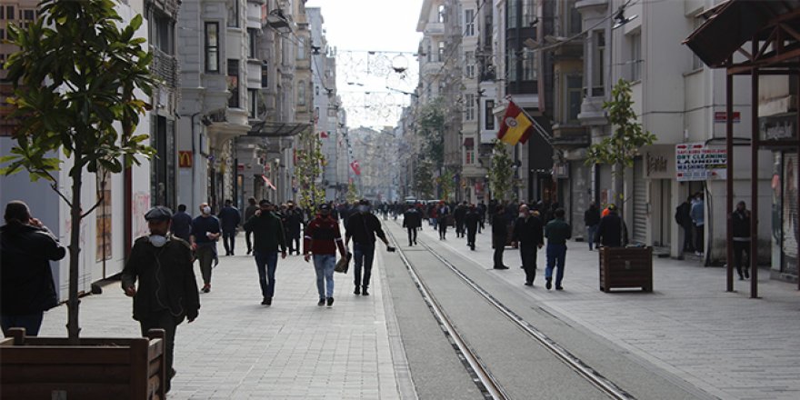 Taksim'de dikkat çeken yoğunluk