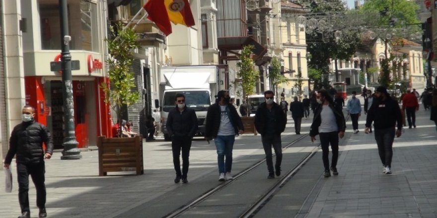 İstiklal Caddesi'nde dikkat çeken yoğunluk