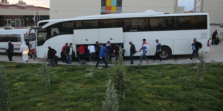 Kuveyt'ten getirilen Türk vatandaşları karantinaya alındı