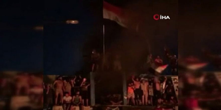 Irak'ta yeni hükümet protesto edildi