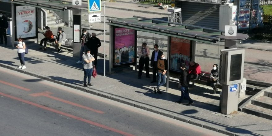 Kısıtlamanın ilk gününde sağlık çalışanları yine yollara düştü