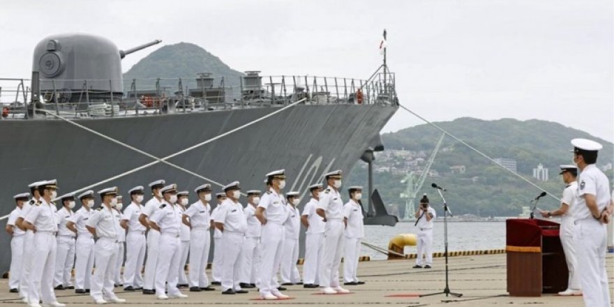 Japon savaş gemisi Orta Doğu'ya gidiyor