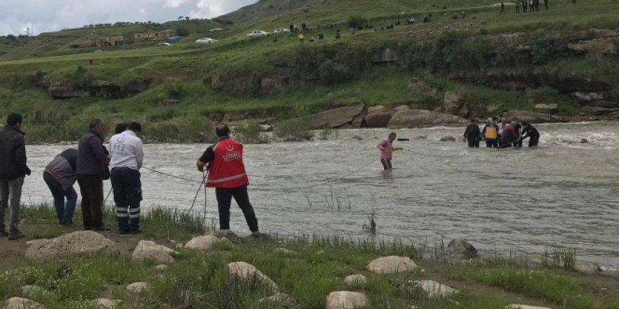 Siirt'te Botan Çay'ına giren 17 yaşındaki genç boğuldu