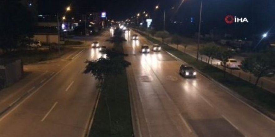 Sokağa çıkma kısıtlaması bitti, trafik arttı