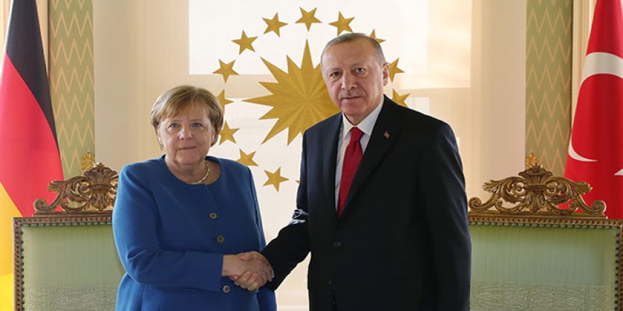 Erdoğan ile Almanya Başbakanı Merkel telefonda görüştü