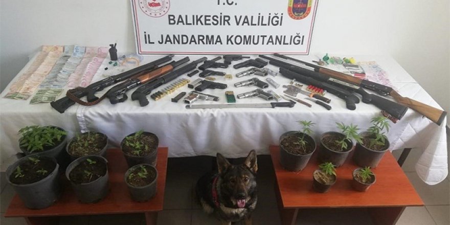 Jandarmadan 18 adrese eş zamanlı operasyon: 15 gözaltı