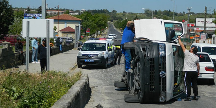 Tarihi köprüde kaza