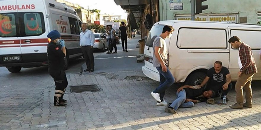 Afrika sıcağından etkilenen yaşlı adam yolda bayıldı