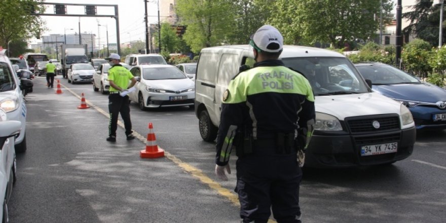 İstanbul'da ‘maske ve sosyal mesafe' denetimi yapıldı