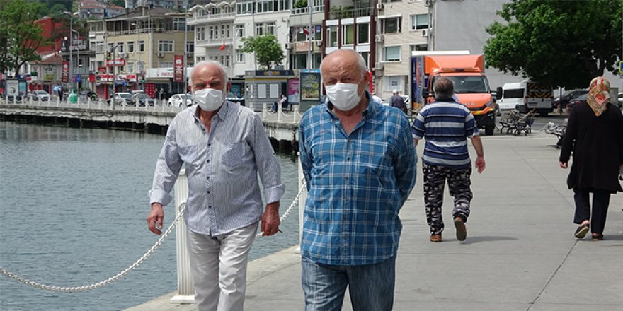 65 yaş üstü vatandaşlar İstinye sahiline akın etti