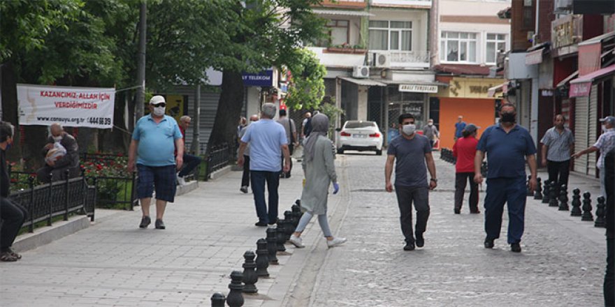 65 yaş üstü vatandaşlar evlerine dönmeye başladı