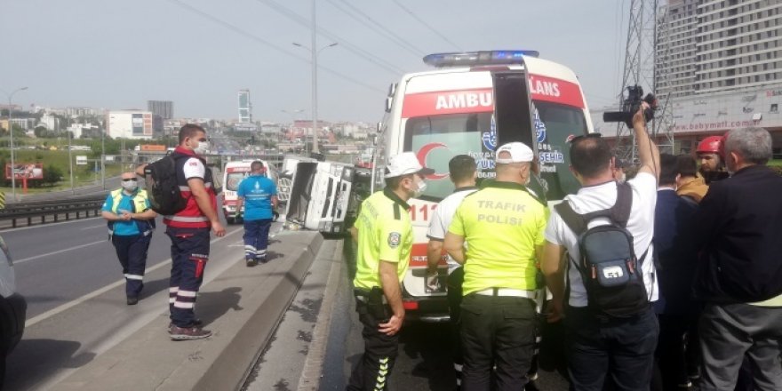 E-5'te boş yolda, fıskiye suları kazaya neden oldu