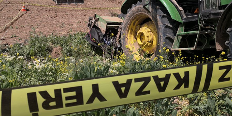 Traktörü temizlemek isterken canından oldu