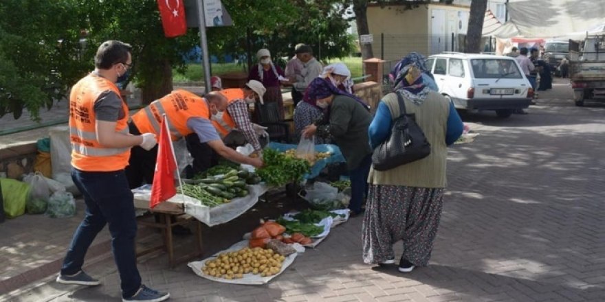 Raşit Amca pazara çıkamayınca, tezgahın başına Vefa geçti