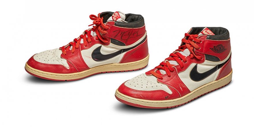 Michael Jordan'ın imzalı ayakkabısı 560 bin Dolar'a satıldı