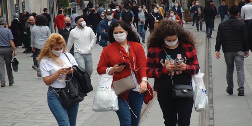 Taksim Meydanı ve İstiklal Caddesi'nde dikkat çeken yoğunluk