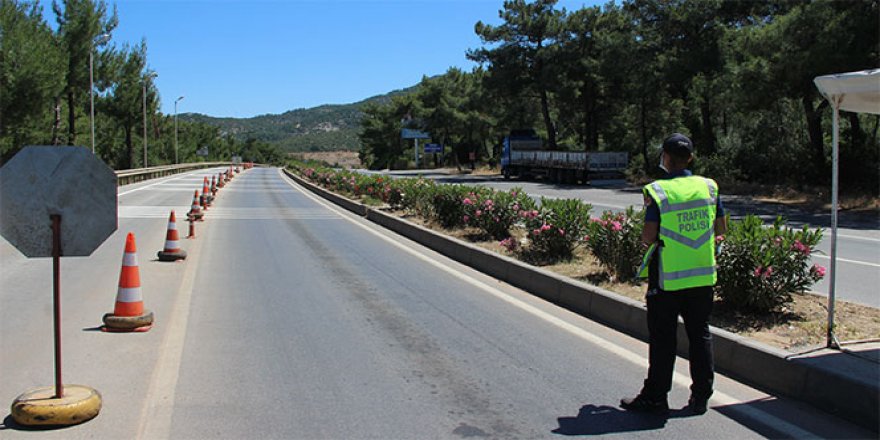 Bodrum'a giren araç sayısı 150 binlerden sıfıra düştü