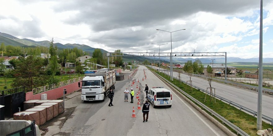 Erzurum'da kısıtlamaya uymayan 23 kişiye 16 bin 639 lira ceza