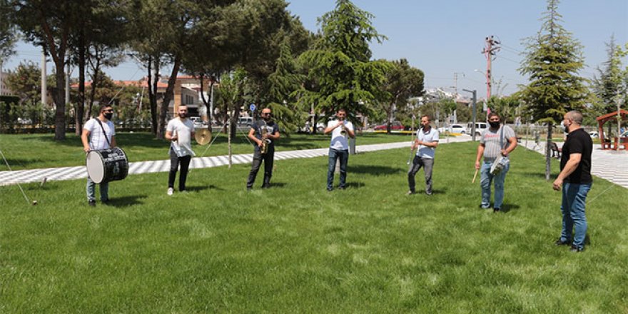 Müzisyenler düğünleri dört gözle bekliyor