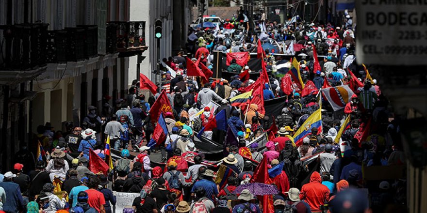 Ekvador'da korona kesintileri, halkı sokaklara döktü