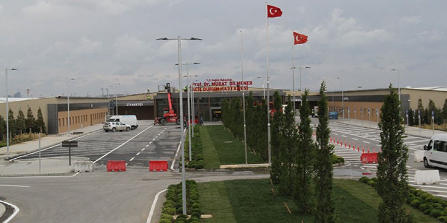 Yeşilköy'deki pandemi hastanesine tabelası asıldı