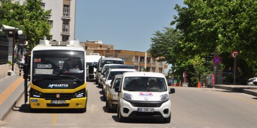 Kısıtlama sona erdi, Mardin'de vatandaşlar sokakları doldurdu