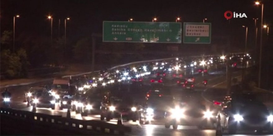 15 Temmuz Şehitler Köprüsünde kısıtlama sonrası trafik yoğunluğu