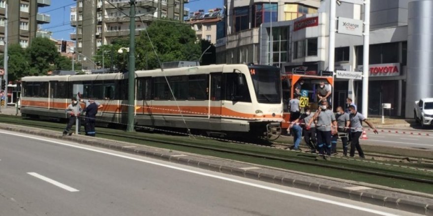 Gaziantep'te tramvay raydan çıktı