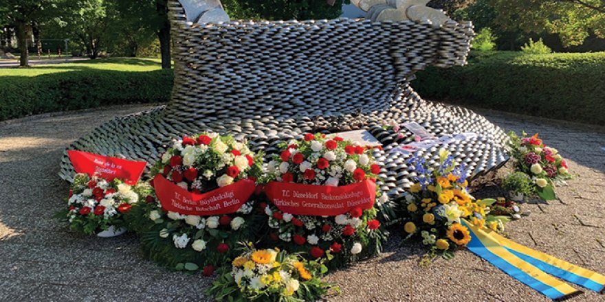 Almanya'da Solingen kurbanları 27'nci yılında anıldı