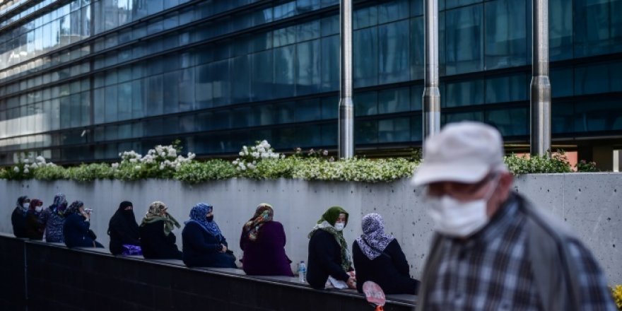 İstanbul'da 65 yaş ve üstü vatandaşlar dördüncü kez sokağa çıktı