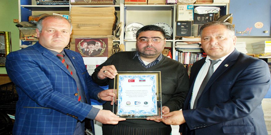 KKDGC Başkanı Daşdelen’e Türkiye-Azerbaycan Kardeşliğine Verdiği Önemden Dolayı Plaket